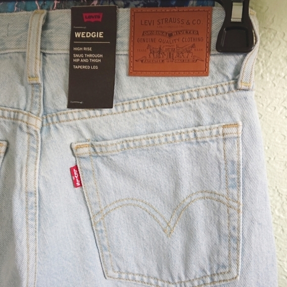 Levi's Premium Wedgie High Rise Jeans Signal Lost - Picture 5 of 8